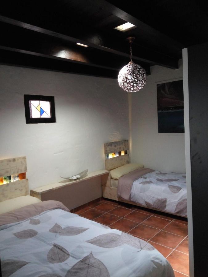 Aloelux Villa !! - Private Villa With Pool , Jacuzzi, Cinema, Massage ,Wonderful View, Art Desing Villa Tias Exterior photo