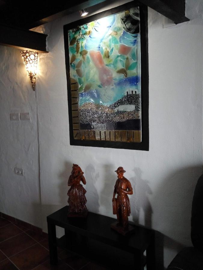 Aloelux Villa !! - Private Villa With Pool , Jacuzzi, Cinema, Massage ,Wonderful View, Art Desing Villa Tias Exterior photo